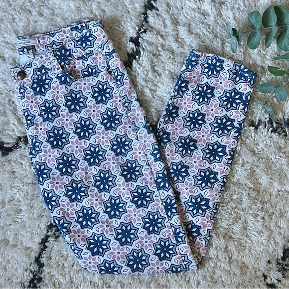 Adam Levine Collection Denim - Adam Levine • Colorful Kaleidoscope White Blue Pink Print Skinny Jeans • Size 12